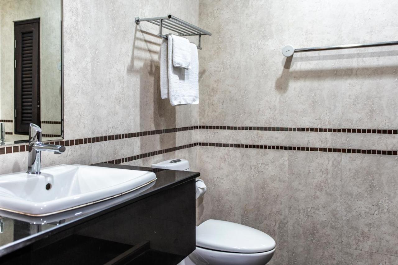 The Tepp Aparthotel Бангкок Экстерьер фото